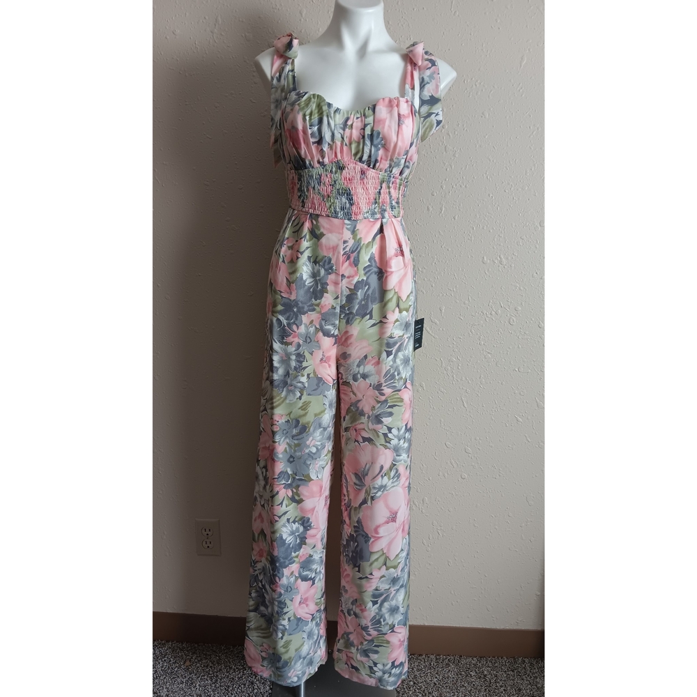🆕️ Lulu's Pink and Gray Floral Jumpsuit